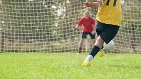 皇马青年军横扫利物浦，4-0完胜豪夺四连胜，迭戈-阿瓜多双响展现天才风采！